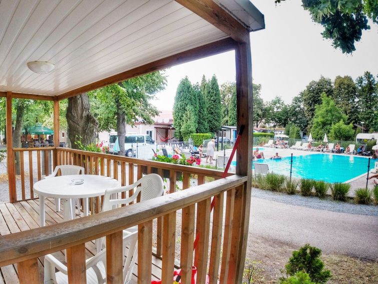 Foto van exterieur van Vakantiehuis Dolni Pocernicein de winter