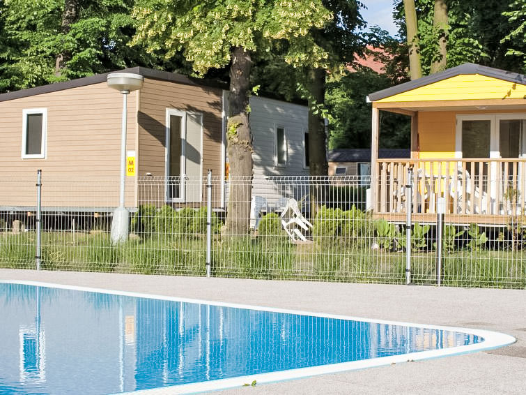 Gezellig Vakantiehuis in Hawaii Stijl in Doln Pocernice | Out! Vakantiehuizen