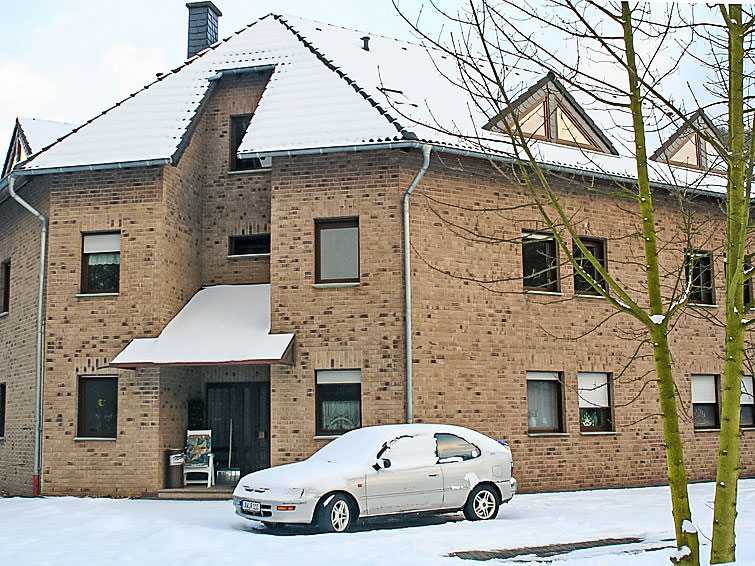 Foto van exterieur van Vakantiehuis Adenauin de winter