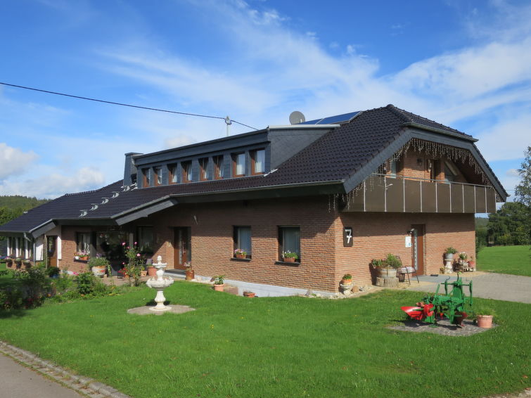 Foto van exterieur van Appartement Adenauin de winter