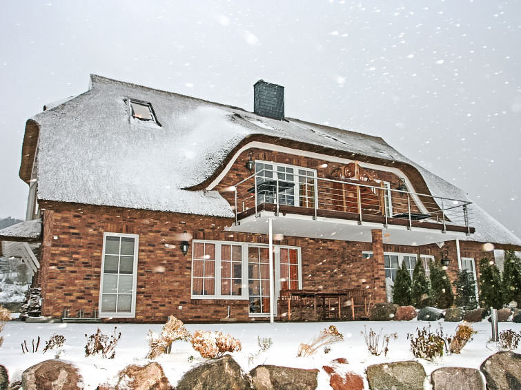 Foto van exterieur van Appartement Groß Zickerin de winter Foto van exterieur van Appartement Groß Zickerin de winter