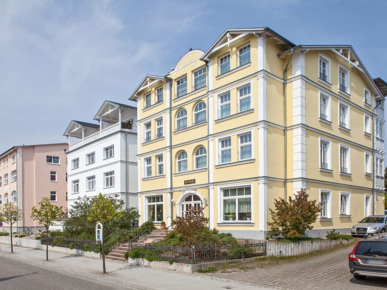 Appartement Stolzenfels: Comfortabel Verblijf op Rgen | Out! Vakantiehuizen