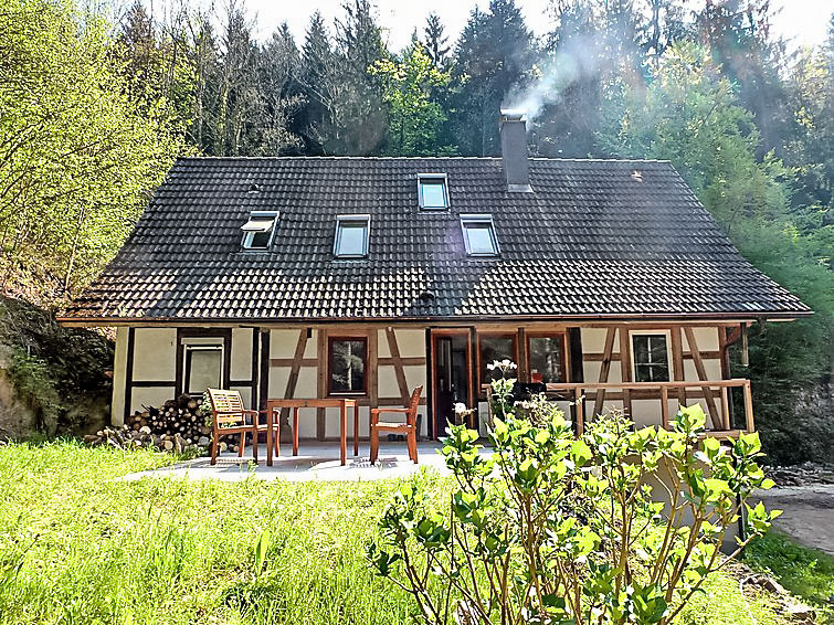 Gezellig Vakantiehuis Leubach in de Betoverende Zwarte Woud | Out! Vakantiehuizen