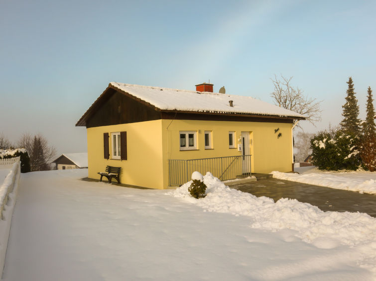 Foto van exterieur van Vakantiehuis Dittishausenin de winter