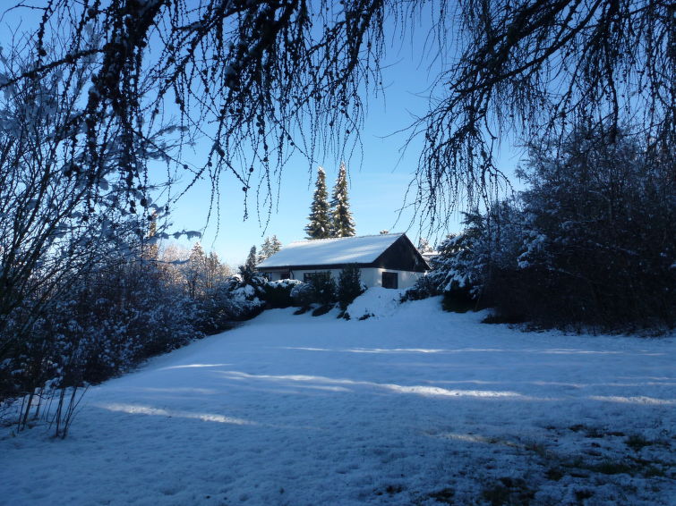 Foto van exterieur van Vakantiehuis Dittishausenin de winter