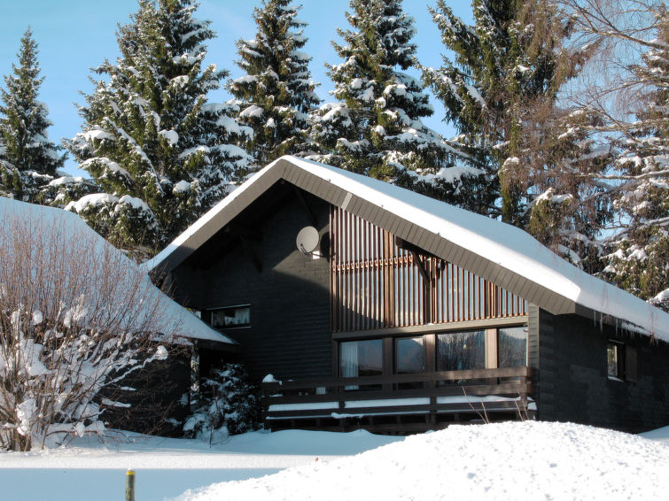 Foto van exterieur van Vakantiehuis Bernauin de winter