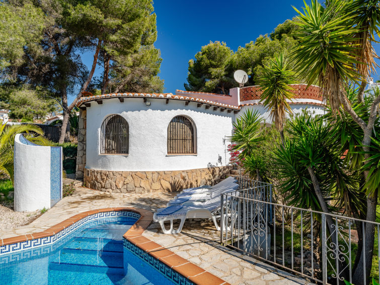 Foto van exterieur van Vakantiehuis Jáveain de winter Foto van exterieur van Vakantiehuis Jáveain de winter