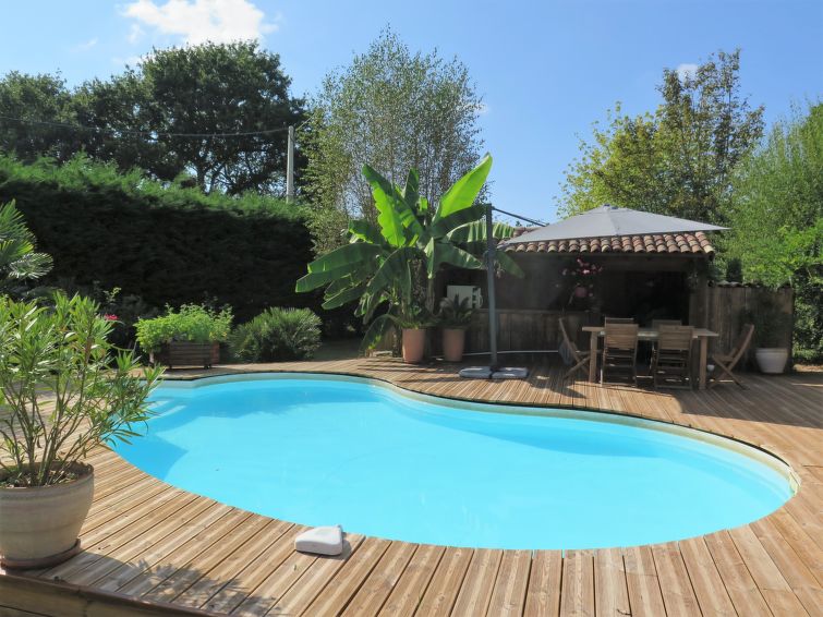 Foto van exterieur van Vakantiehuis Montalivetin de winter