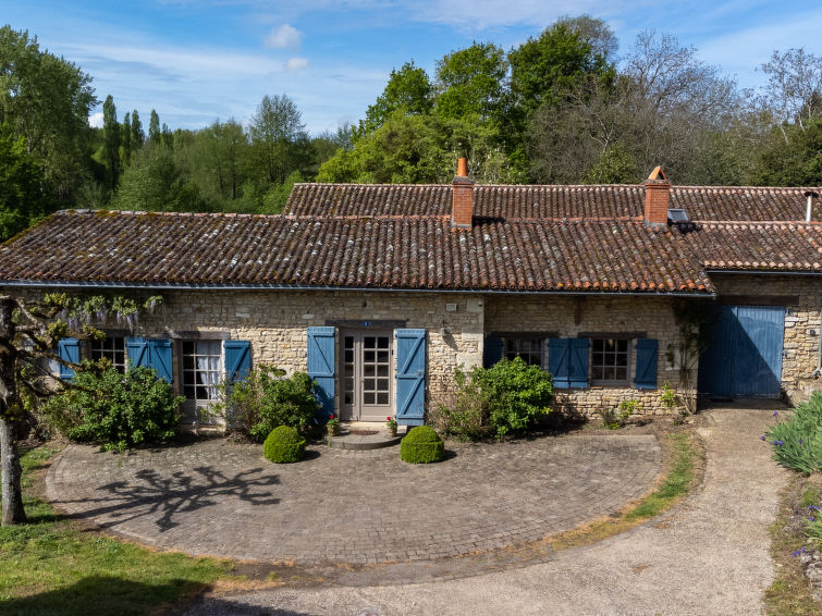 Foto van exterieur van Vakantiehuis Civray