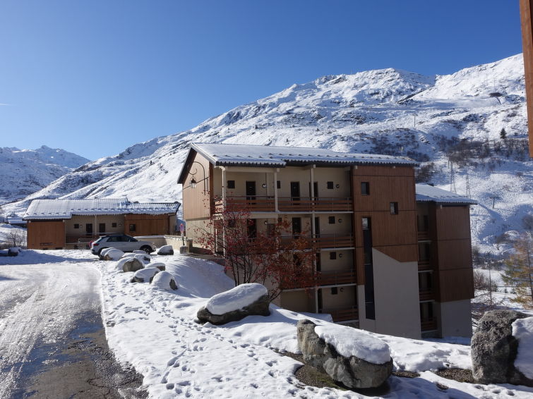 Foto van exterieur van Appartement Les Menuiresin de winter