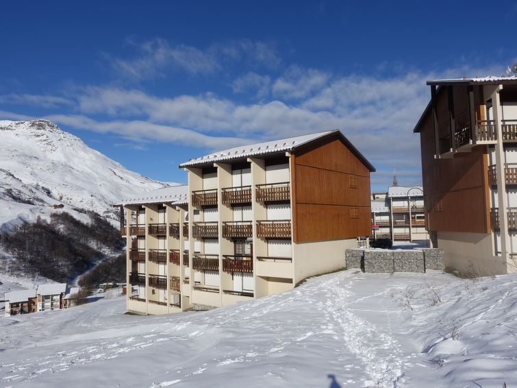 Foto van exterieur van Appartement Les Menuiresin de winter