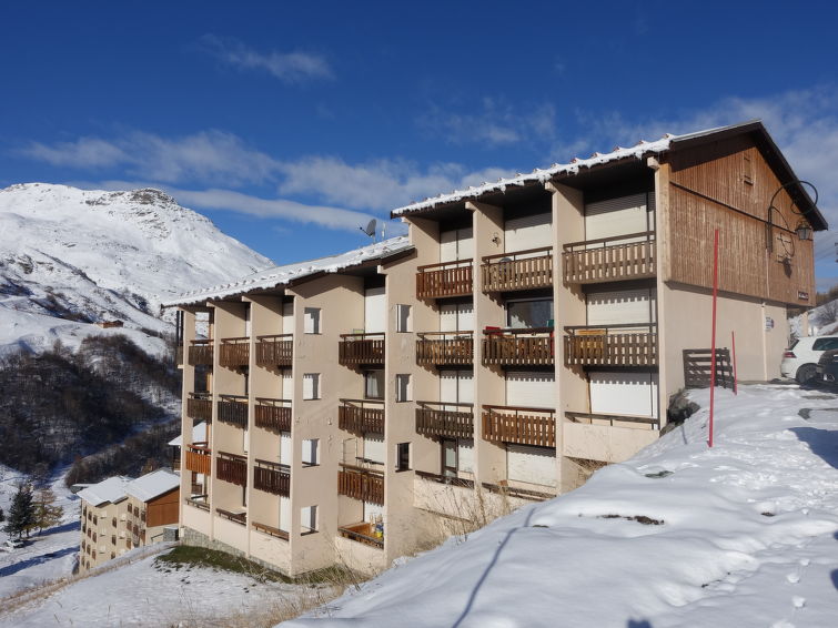 Foto van exterieur van Appartement Les Menuiresin de winter