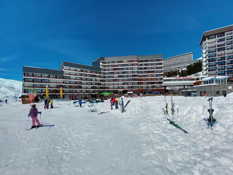 Foto van exterieur van Vakantiehuis Les Menuiresin de winter