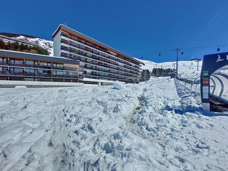 Foto van exterieur van Appartement Les Menuiresin de winter