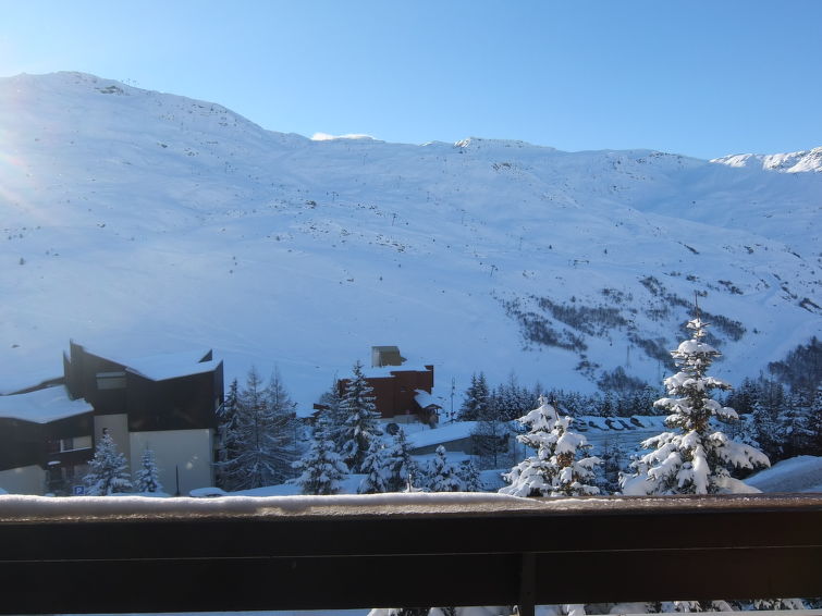 Foto van exterieur van Appartement Les Menuiresin de winter