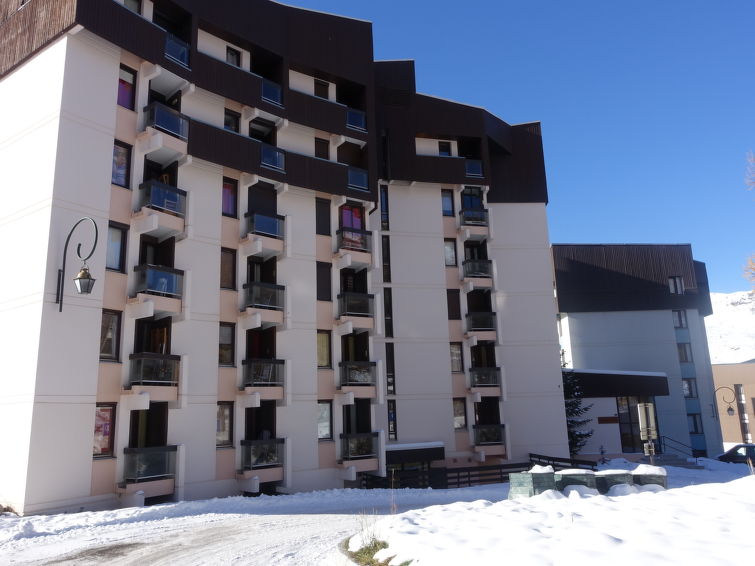 Foto van exterieur van Appartement Les Menuiresin de winter
