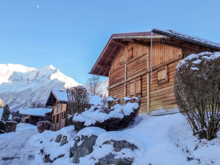 Foto van exterieur van Vakantiehuis Saint Gervaisin de winter