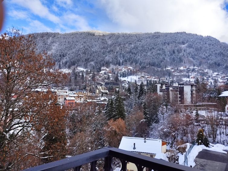 Foto van exterieur van Vakantiehuis Saint Gervaisin de winter