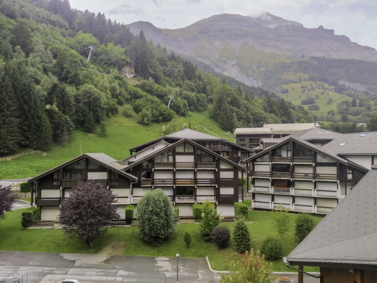 Foto van exterieur van Appartement Les Contaminesin de winter