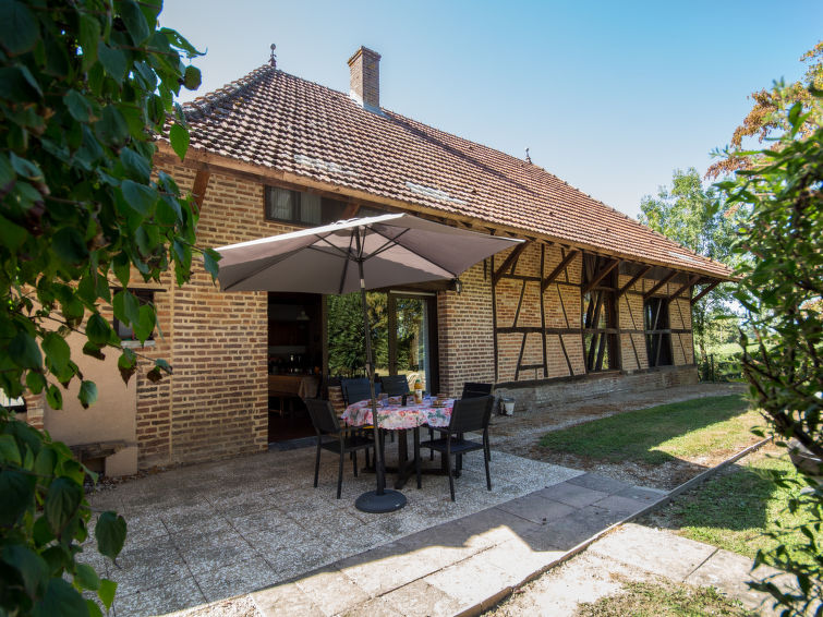 Foto van exterieur van Vakantiehuis La Chapelle-Saint-Sauveur