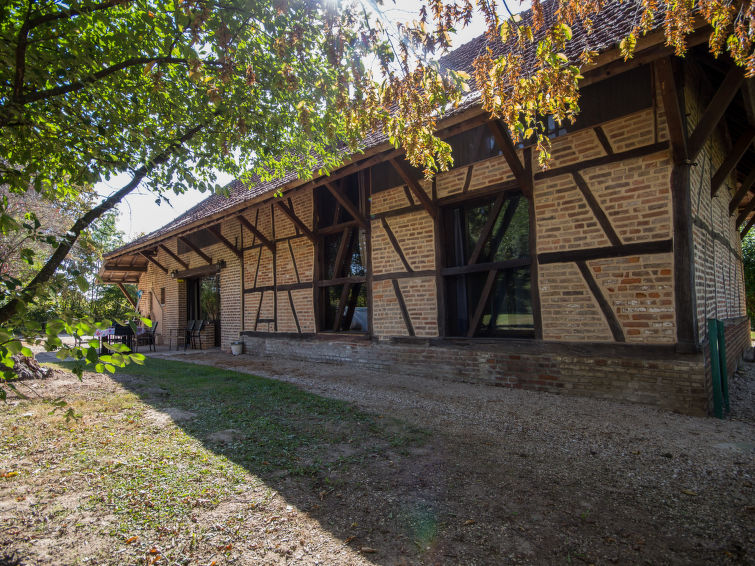 Foto van exterieur van Vakantiehuis La Chapelle-Saint-Sauveur