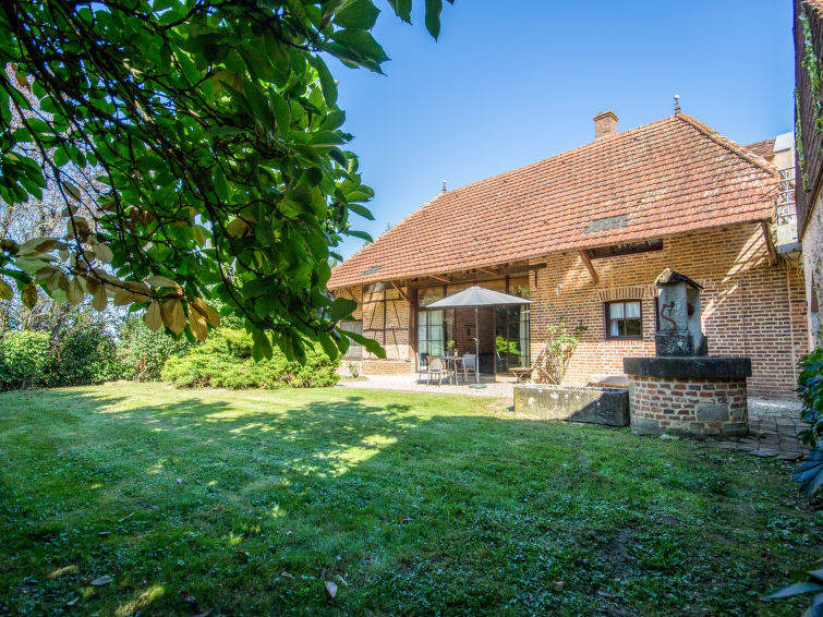Foto van exterieur van Vakantiehuis La Chapelle-Saint-Sauveur
