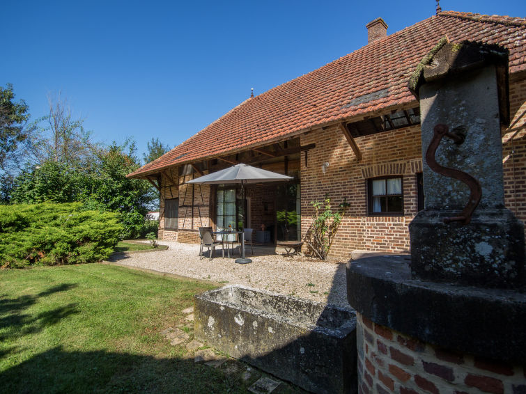 Foto van exterieur van Vakantiehuis La Chapelle-Saint-Sauveur