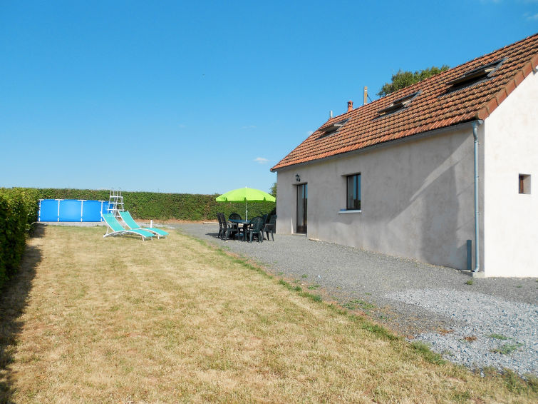 Foto van exterieur van Vakantiehuis Ternant
