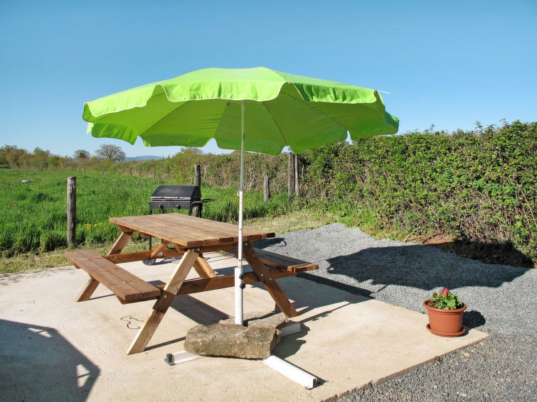 Foto van exterieur van Vakantiehuis Ternant