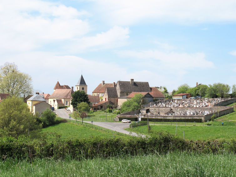 Foto van omgeving van Vakantiehuis Ternant