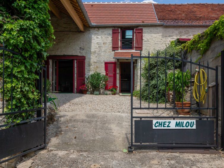 Foto van exterieur van Vakantiehuis Tanlay