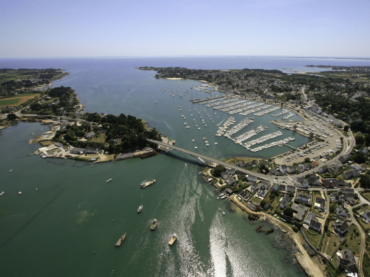 Foto van omgeving van Vakantiehuis La Trinité Sur Merin de winter Foto van omgeving van Vakantiehuis La Trinité Sur Merin de winter