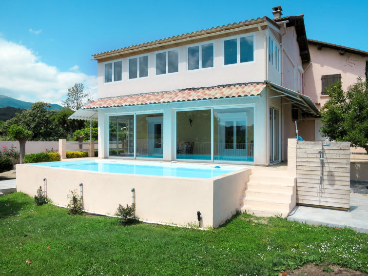 Ruime Vakantiewoning La Cerisaie in Corsica met Privzwembad | Out! Vakantiehuizen