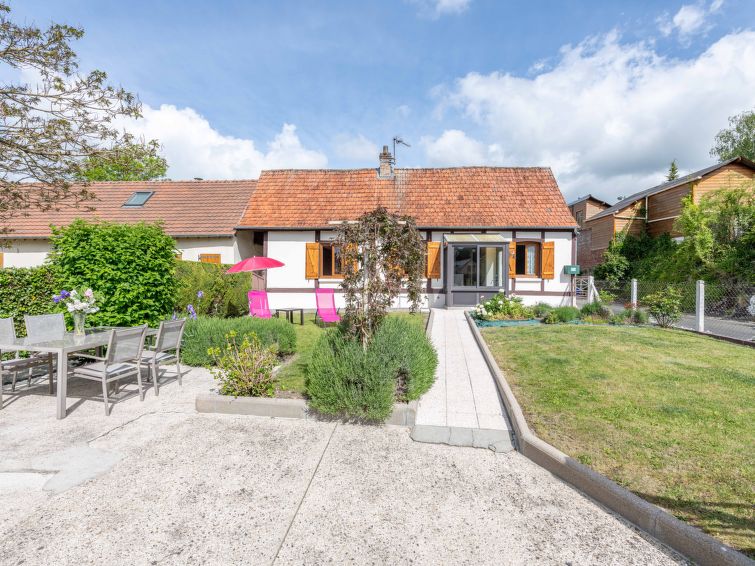 Foto van exterieur van Vakantiehuis Mesnières-en-Brayin de winter Foto van exterieur van Vakantiehuis Mesnières-en-Brayin de winter