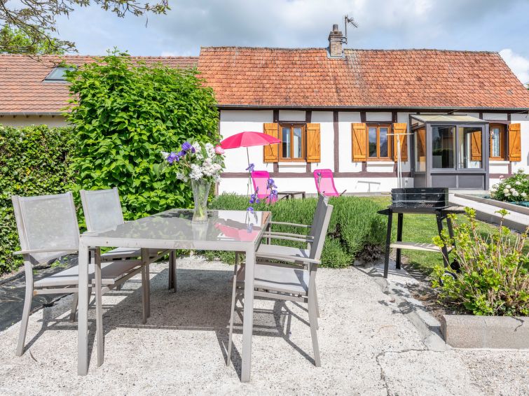 Foto van exterieur van Vakantiehuis Mesnières-en-Brayin de winter Foto van exterieur van Vakantiehuis Mesnières-en-Brayin de winter