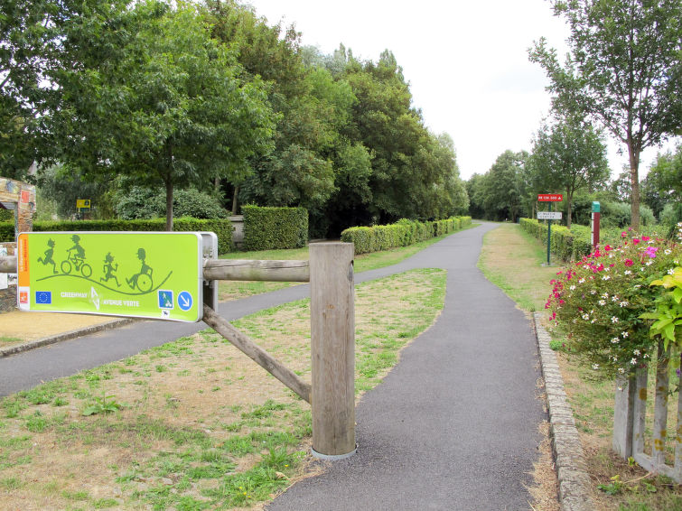 Foto van omgeving van Vakantiehuis Mesnières-en-Bray Foto van omgeving van Vakantiehuis Mesnières-en-Bray