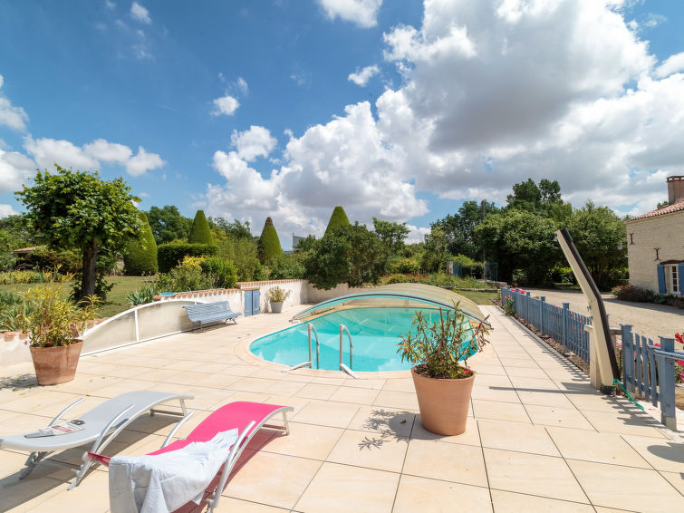 Foto van exterieur van Vakantiehuis Mauze sur le Mignon