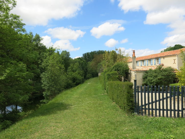 Foto van exterieur van Vakantiehuis Mauze sur le Mignon