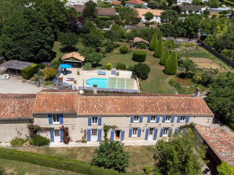 Foto van exterieur van Vakantiehuis Mauze sur le Mignon