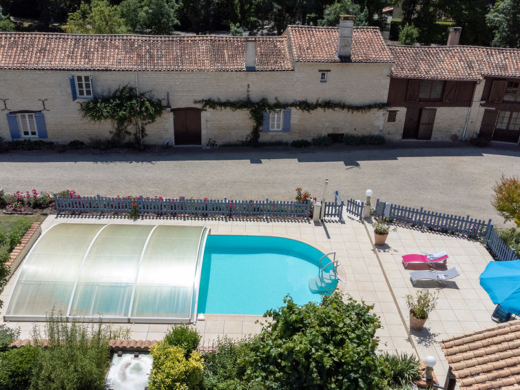 Foto van exterieur van Vakantiehuis Mauze sur le Mignon