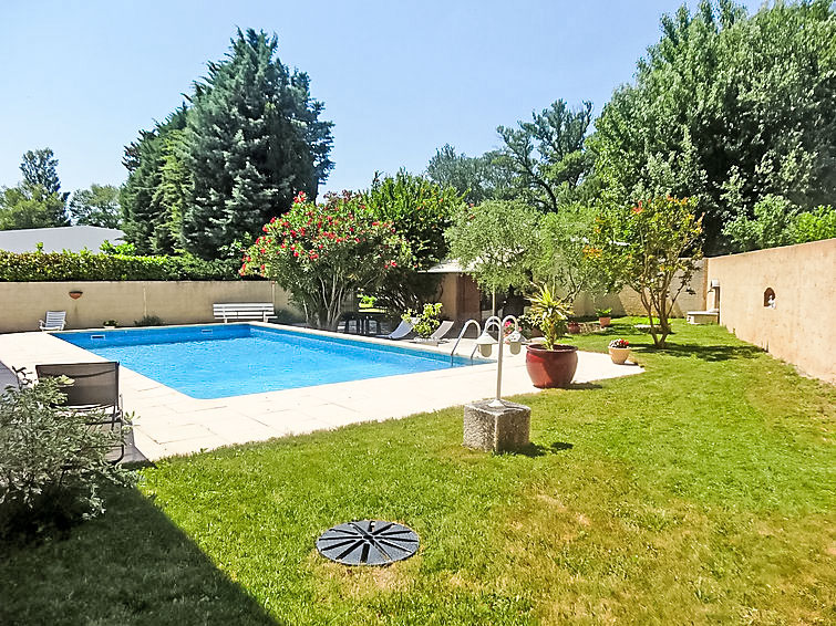 Foto van exterieur van Vakantiehuis Noves