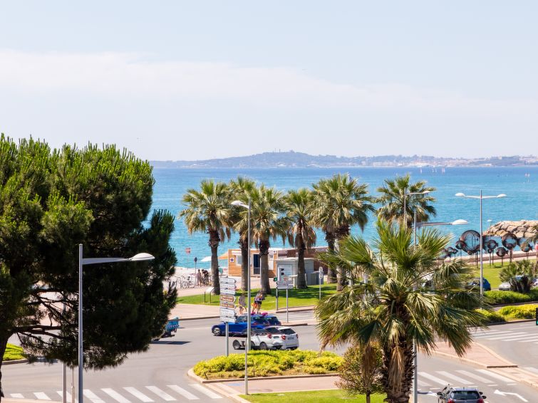 Comfortabel Appartement L'Auteuil met Uitzicht op Zee in Cag... | Out! Vakantiehuizen