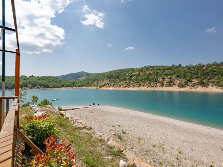 Foto van omgeving van Vakantiehuis Bauduen