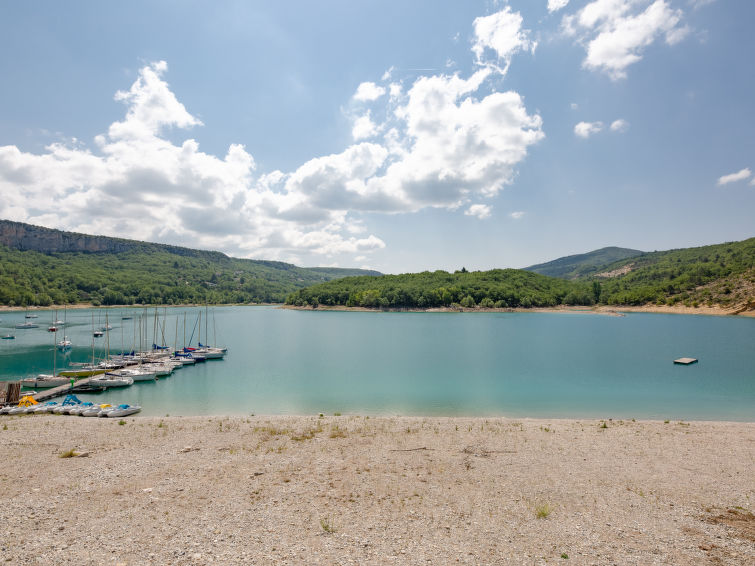 Foto van omgeving van Vakantiehuis Bauduen