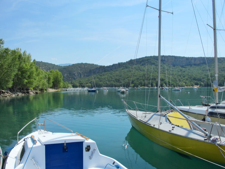 Foto van omgeving van Vakantiehuis Bauduen