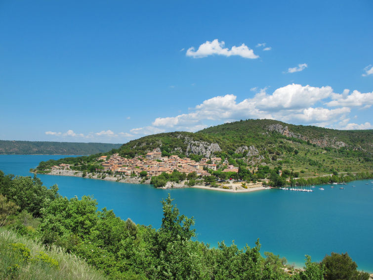 Foto van omgeving van Vakantiehuis Bauduen