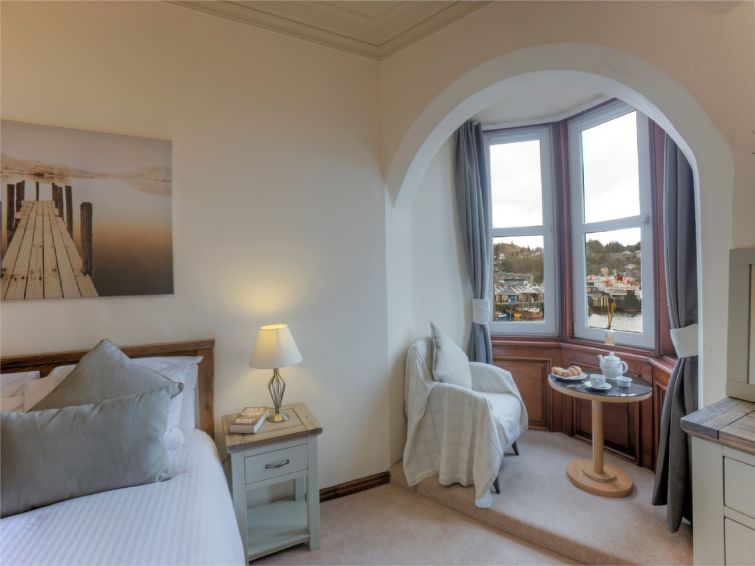 Stijlvol Appartement met Uitzicht op Oban Bay - Argyll Mansions | Out! Vakantiehuizen