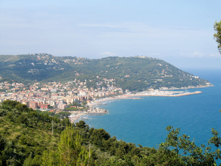 Foto van omgeving van Vakantiehuis Marina di Andora