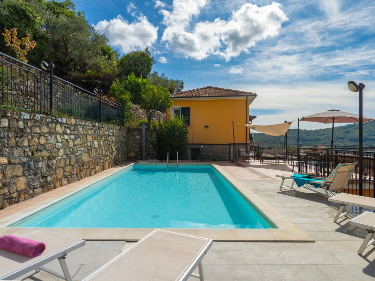 Foto van exterieur van Vakantiehuis Pietrabruna
