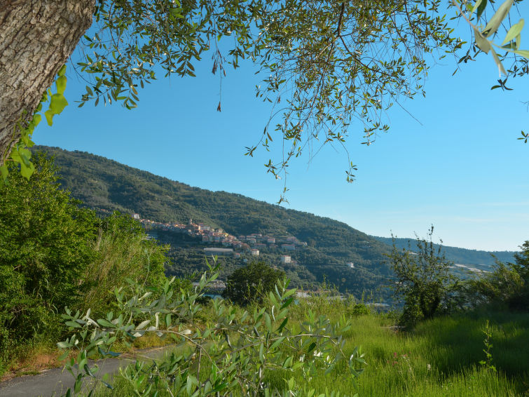 Foto van omgeving van Vakantiehuis Pietrabruna